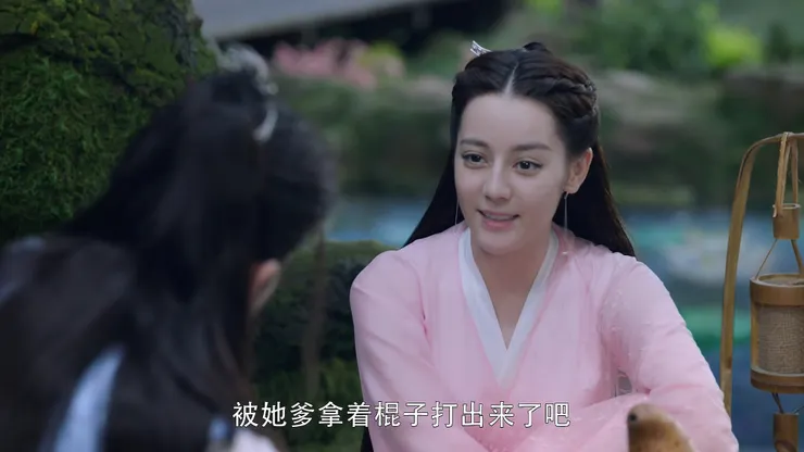 看到萌少受傷而揶揄他