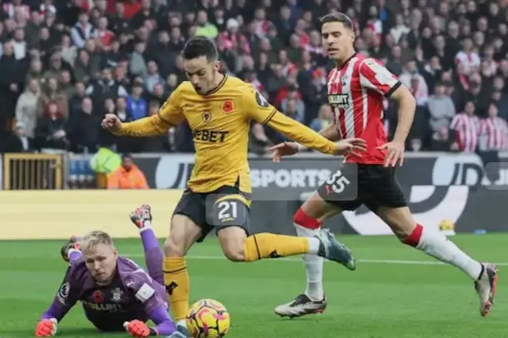 沙拿比亞射門破網助狼隊領先1:0