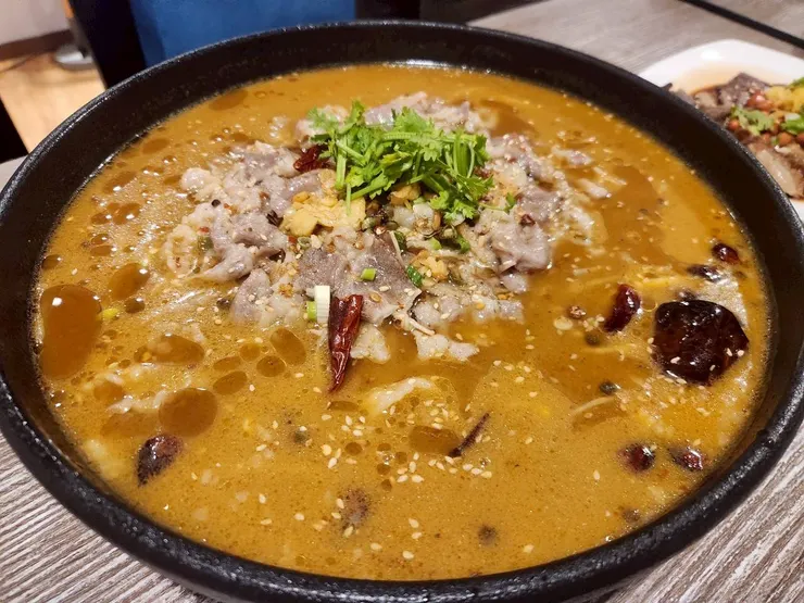 △川味麻辣水煮牛（大）