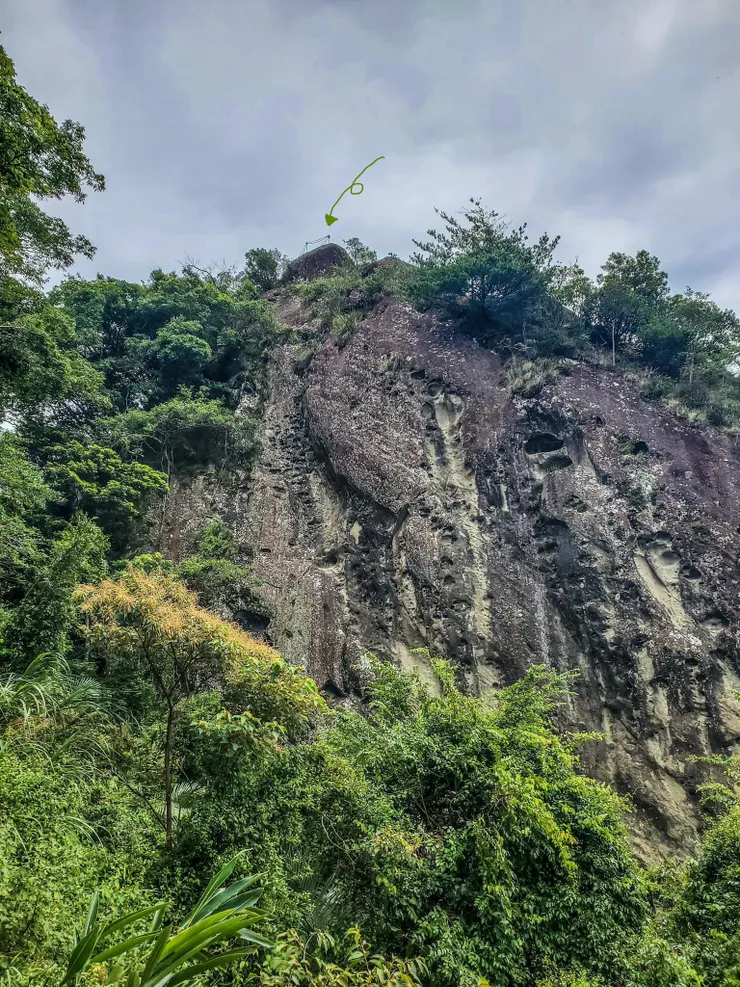 箭頭處是獨立山