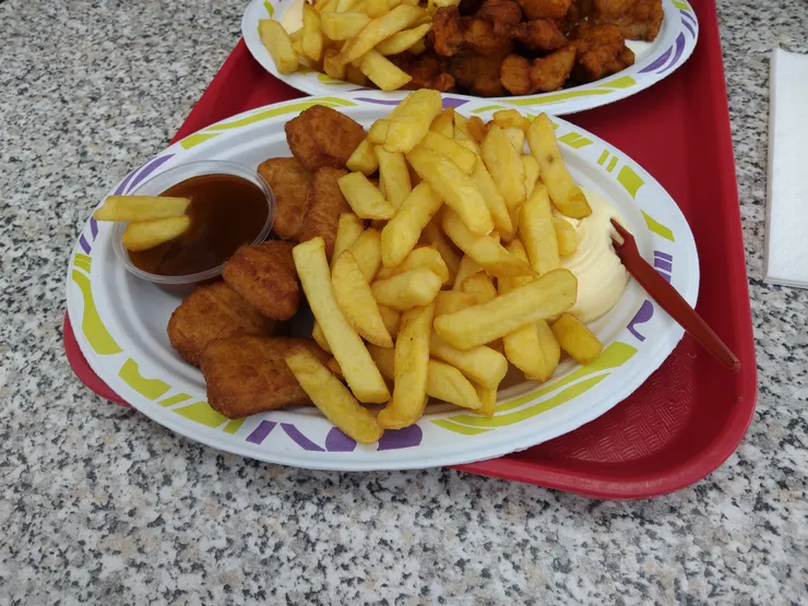 又一個薯條佔一半的餐點