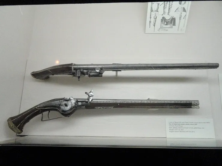 一對長管輪鎖手槍,早期胸甲騎兵的主要武器