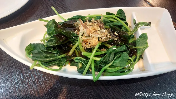 ▲霸氣螃蟹海鮮粥（台中大里店）/圖片來源：Betty's Jump Diary