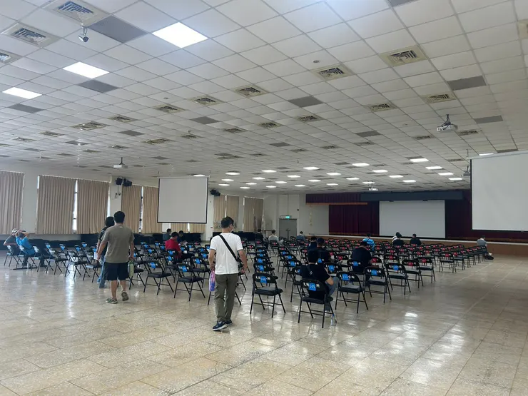 上課空間超級空曠