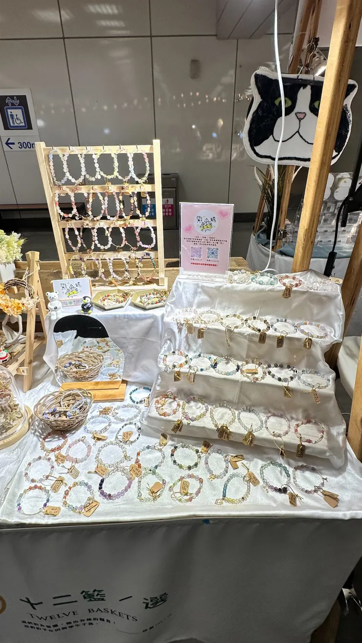 半攤也佈置了快一小時