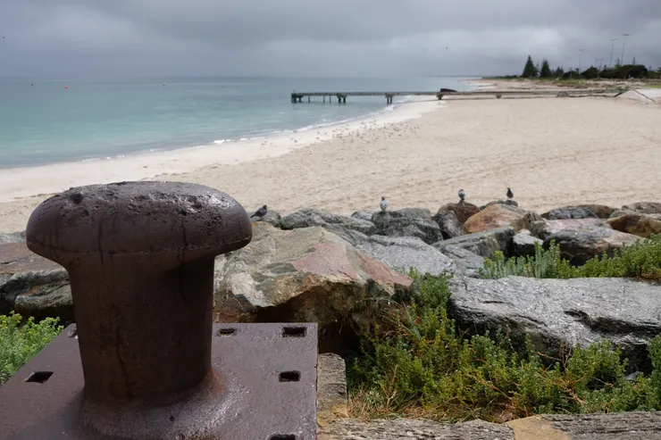 Busselton Jetty（巴瑟頓長堤）旁的海灘