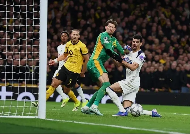 蘇蘭基後腳跟撞球入網助熱刺勝2:0