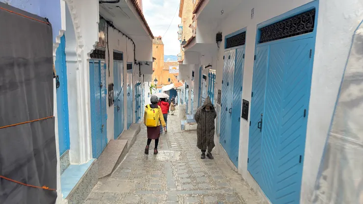 冬天的吉拉巴看起來很厚重