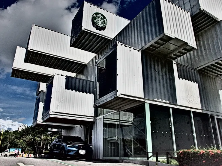 花蓮貨櫃屋星巴克