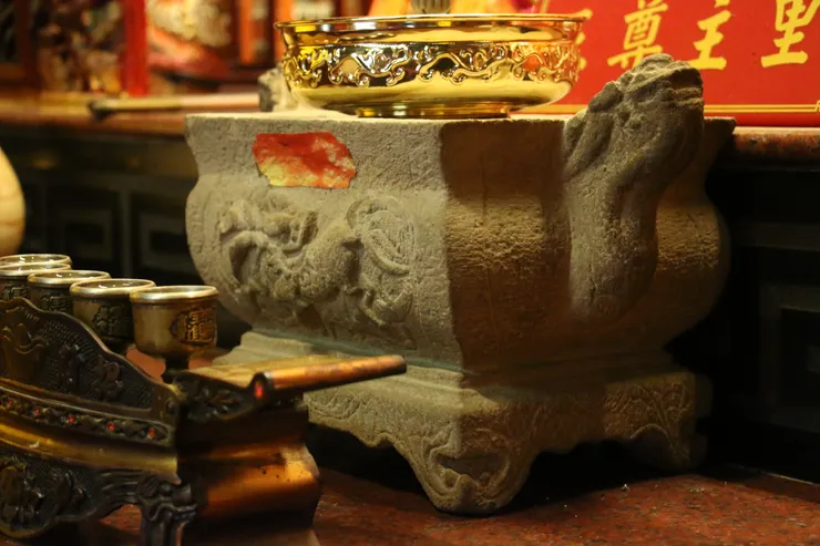 暖暖東興廟之香爐