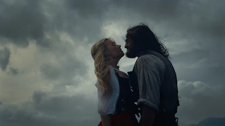 《"咆哮山莊"》電影劇照，華納兄弟影業。