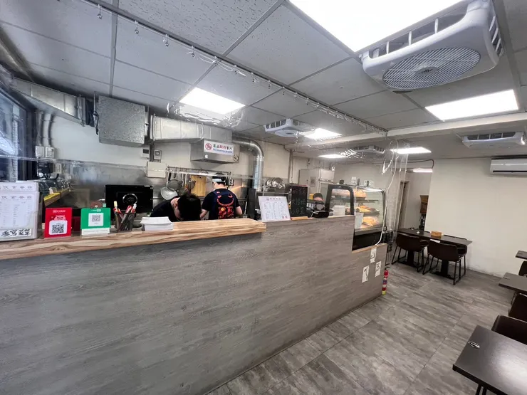 店內拍攝圖