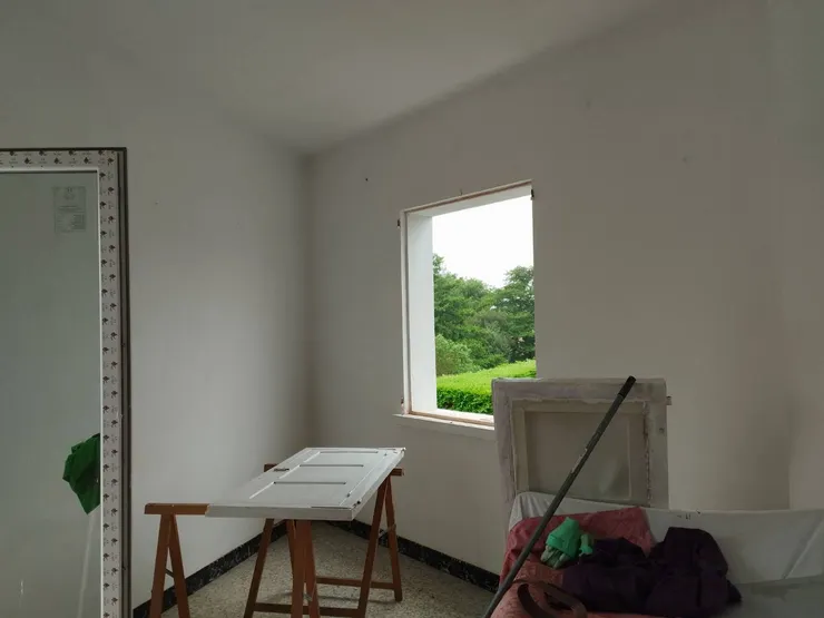 暫時收工～把門板放在窗口晾乾