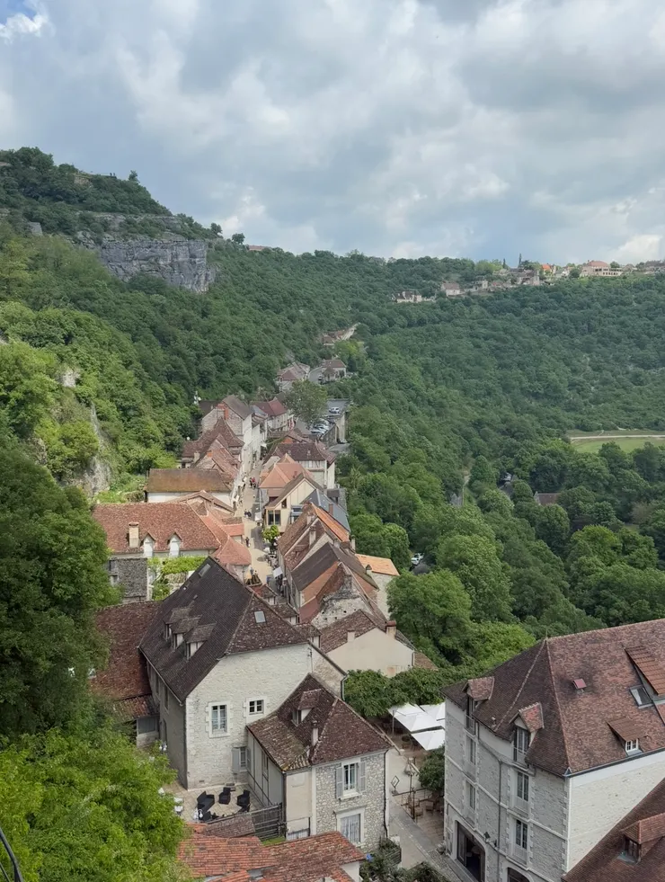 俯瞰著這動人的美景是登高的獎賞