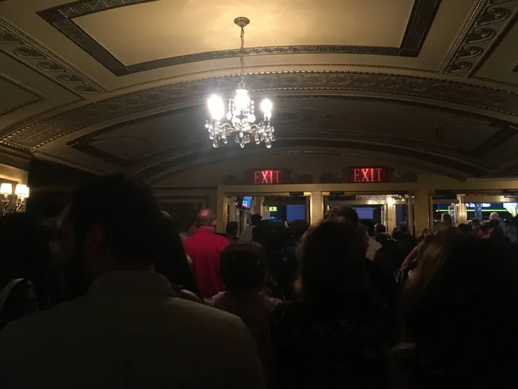 進場前，Photo: Zora @ Broadway, New York. (Jul. 17, 2019.)