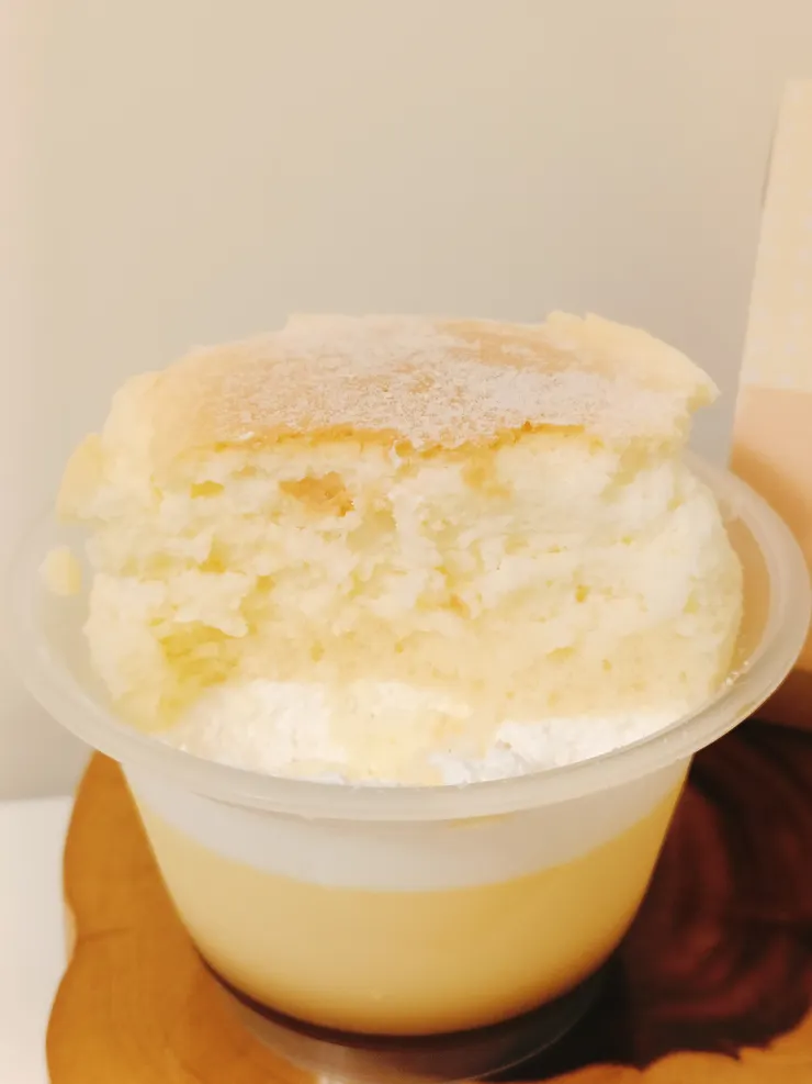 起司舒芙蕾布丁剖面照