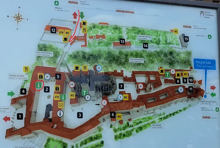 紅圈入內買票很簡單..不用排隊..順遊就可以一路出城 ,下山很方便