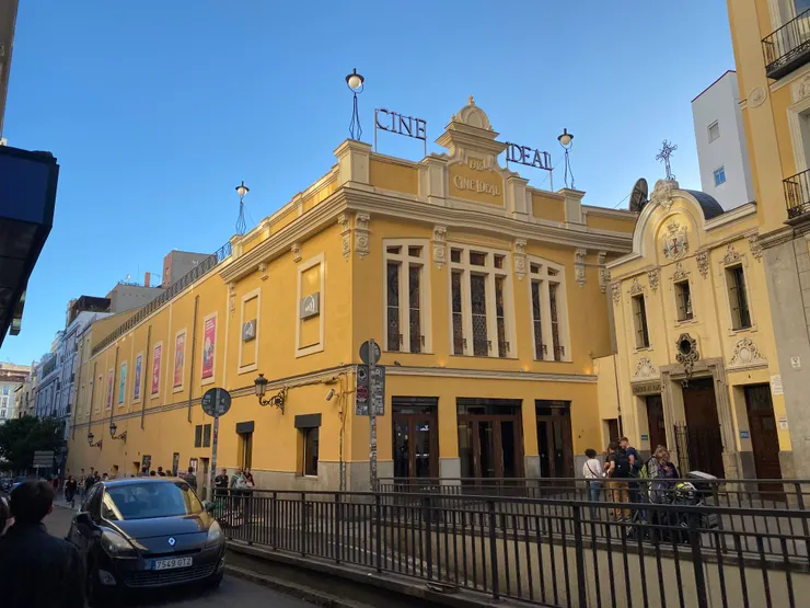 鬧區內也有不少老建築