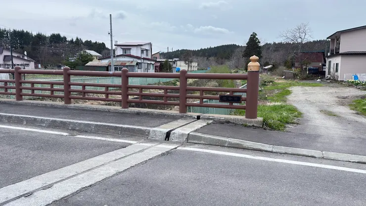 橋下就是佐女川，人們可以得到女神幫助之河川。
