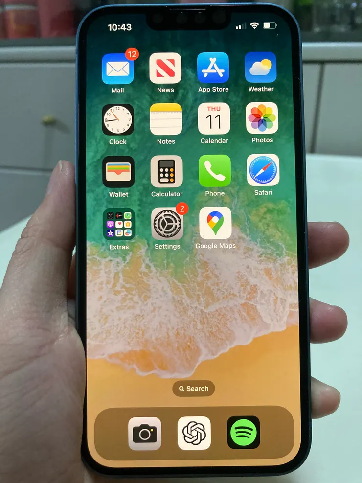 幾乎沒有色偏，存在感極低的保護貼