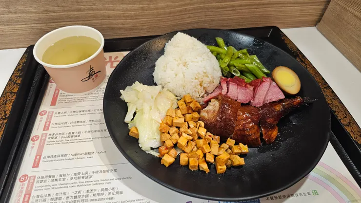 這是麥記燒臘的三寶飯員工餐!只要120元而已!超好吃!