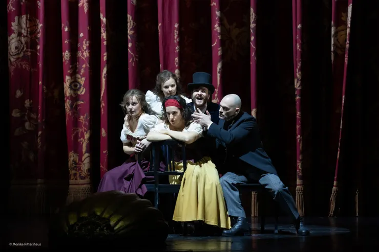 後台探索《卡門》