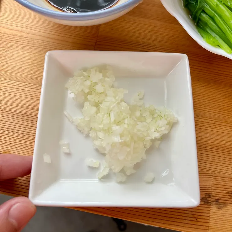 洋蔥儘量切碎末