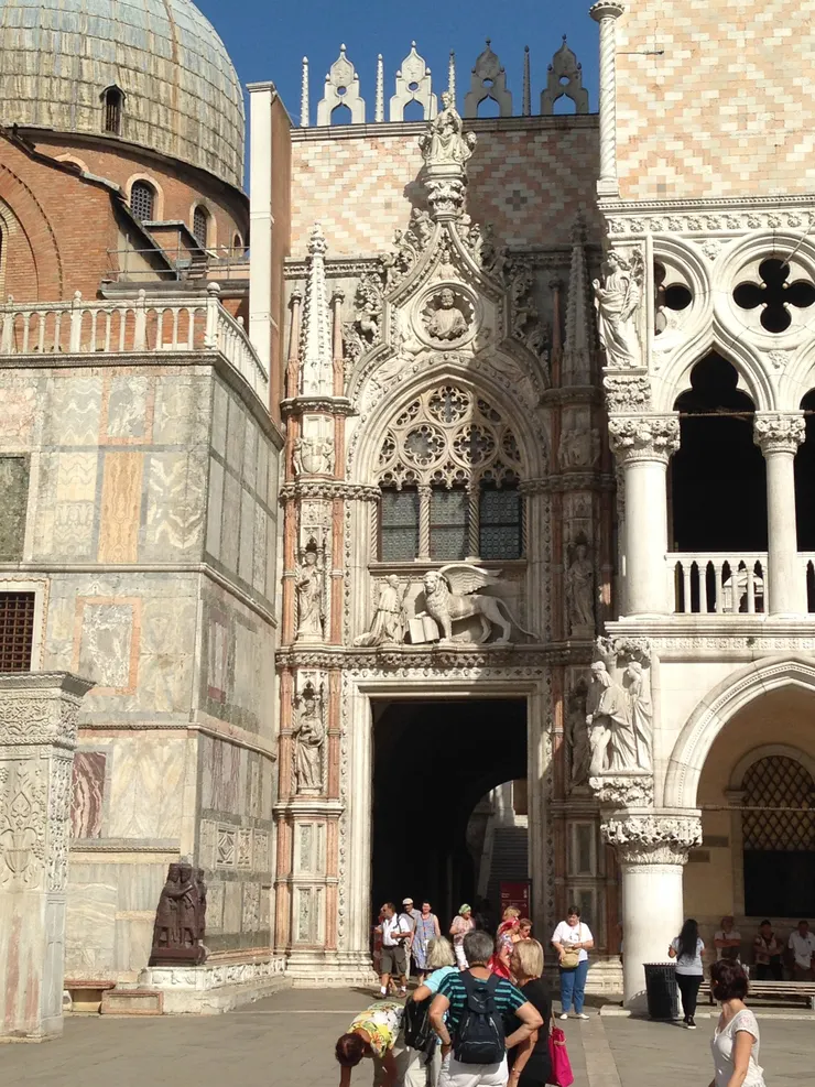 各位看看這些雕刻,太美了