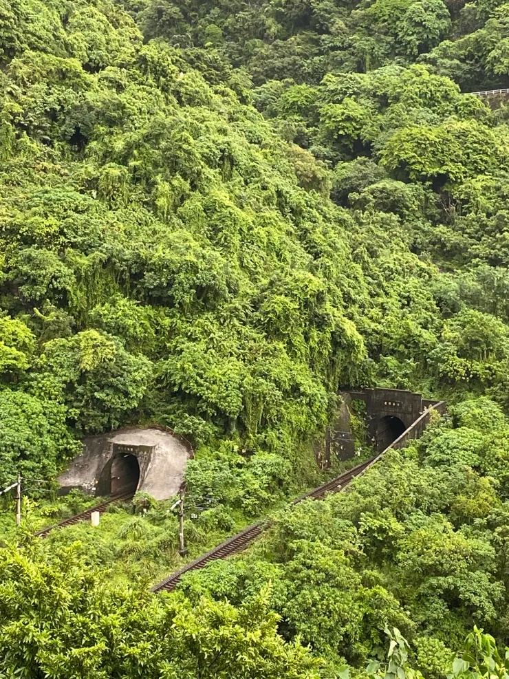 火車山洞