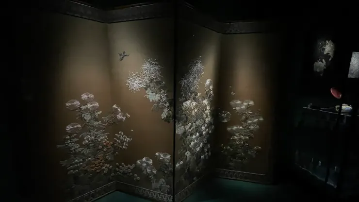 折疊屏風，飯田新七三世代，日本京都明治時代，巴黎裝飾藝術博物館收藏