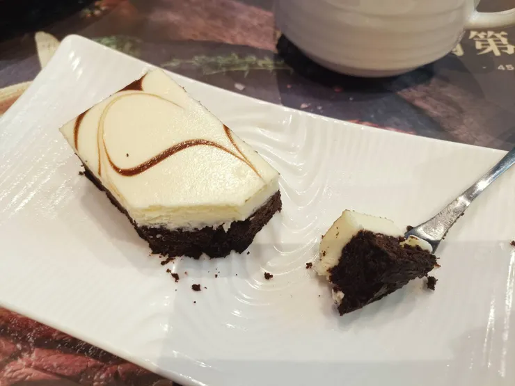 布朗尼乳酪蛋糕