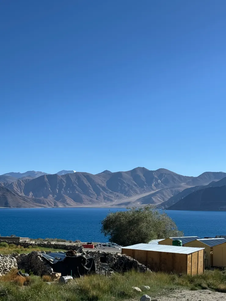 住宿外可遠眺班公錯