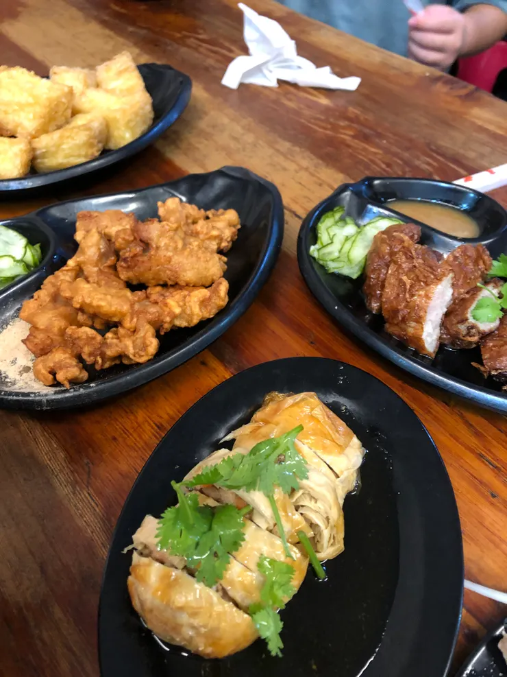 滿滿一桌的小菜,吃起來超豐盛的!