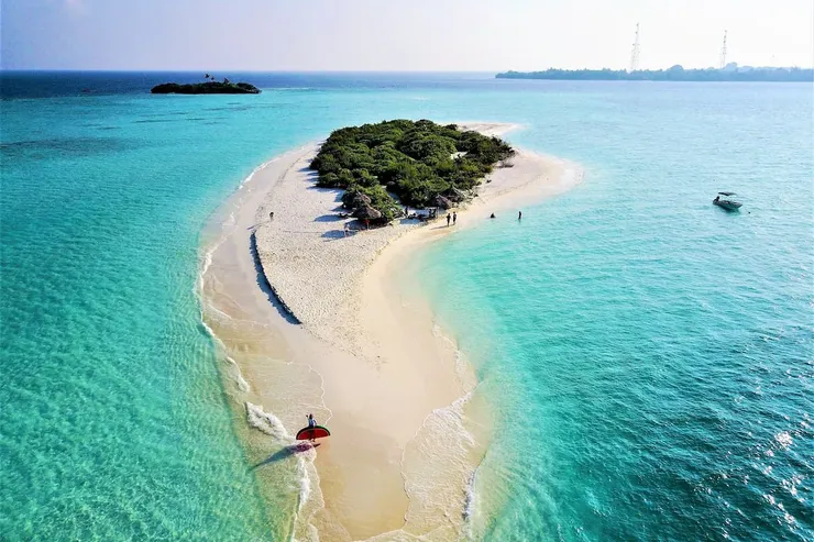 圖說：隱匿於大海與沙灘之間，享受最純粹的浪漫時刻。（圖/ 阿丹旅遊）