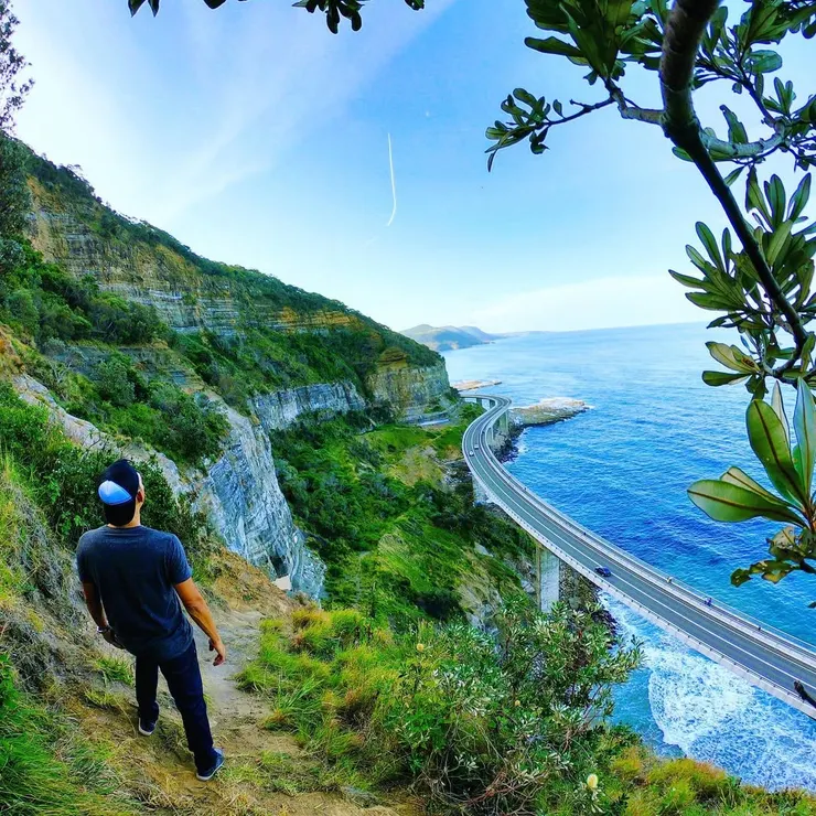 站在崖邊，看著延伸的海岸線，那一刻我才真正聽見自己的心跳