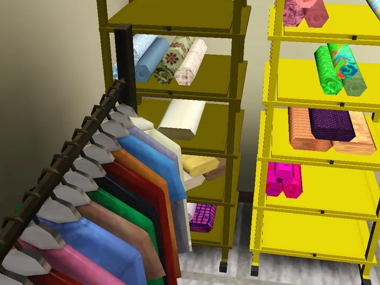 布匹經過設計師巧手便變成漂亮的衣服。