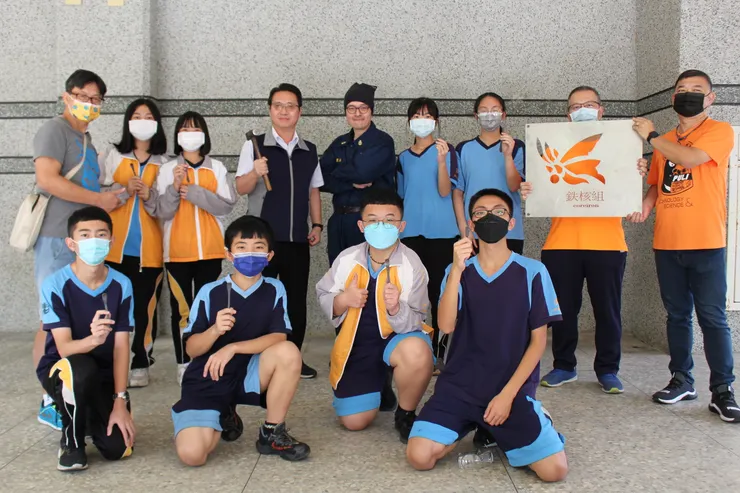 謝謝低調的郭主任幫我拿看板