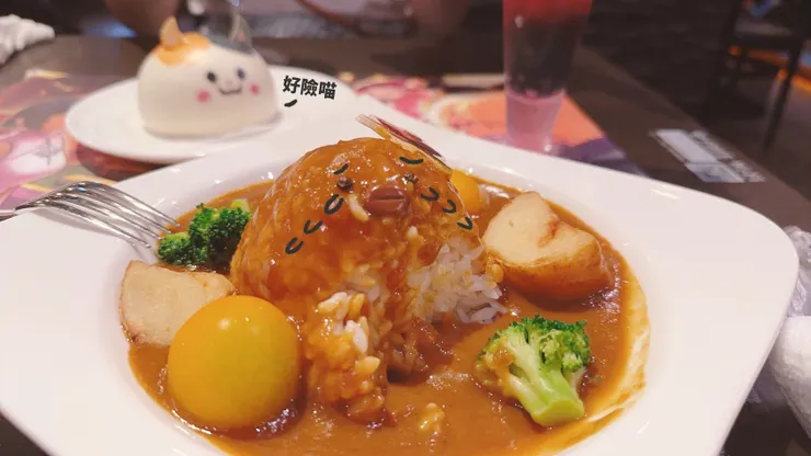 咩里:我就看妳什麼時候才要吃那隻胖貓