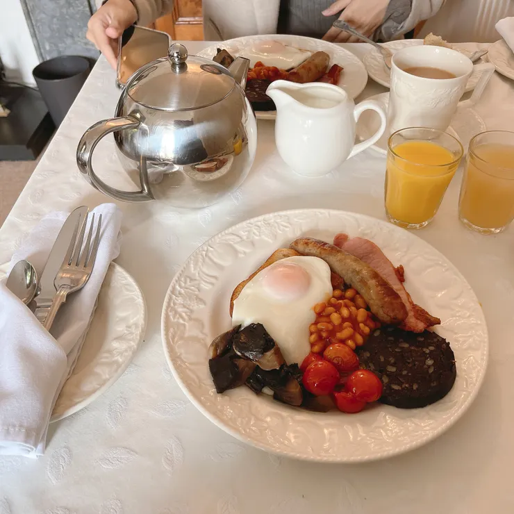 民宿主人做的傳統英式早餐