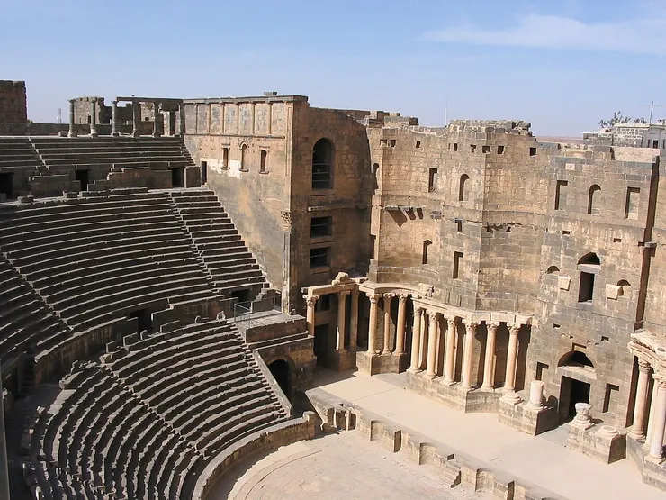 敘利亞城市博斯拉(Bosra)古城的「羅馬劇場」，建於西元二世紀。