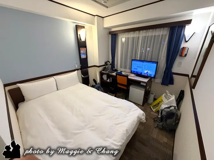 第一次住東恆inn飯店,房間雖小但乾淨簡單 !