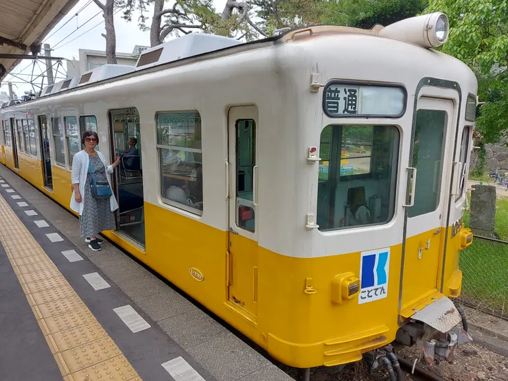 琴平線的代表色是黃色