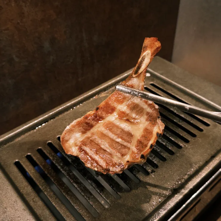 梅花厚切戰斧豬排