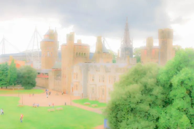 等高望遠俯視城堡內一景