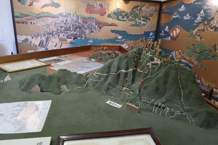 展品。後方屏風那個我還是看照片才發現...西式城堡？