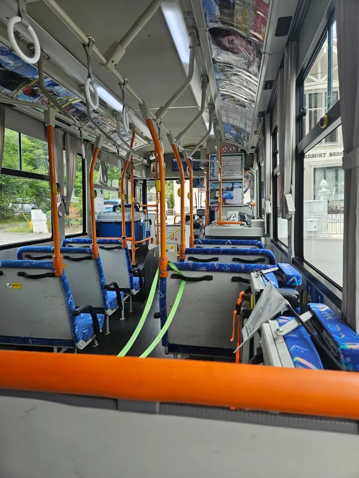 公車上只剩下司機跟我一個人哈哈