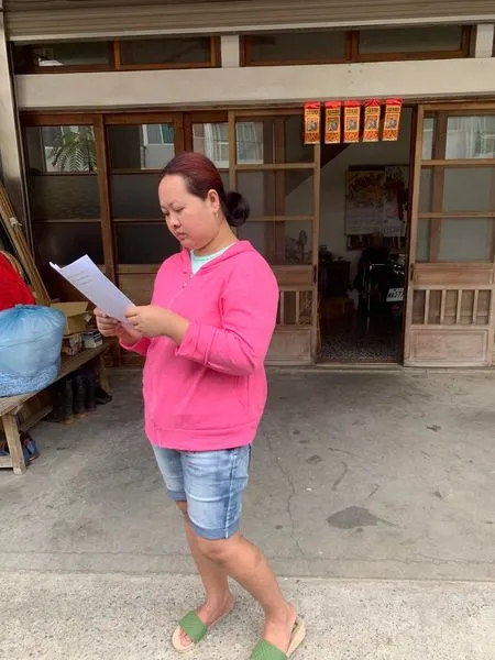 好久好久以前，做研究的時候， 與她們相遇，瞭解她們的跨國故事。