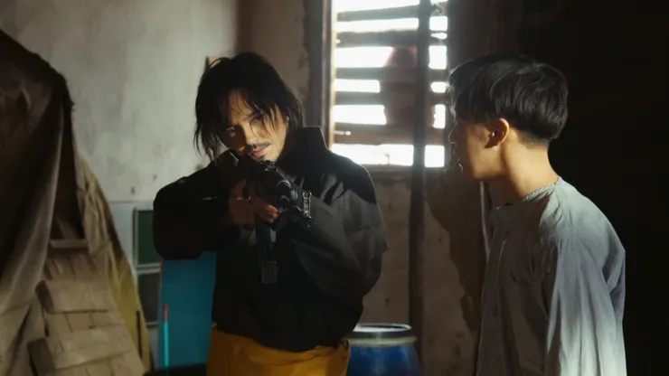 重新拿起槍的別乞