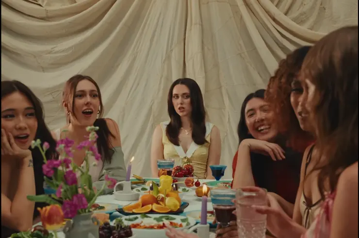 Em Beihold - Brutus MV畫面