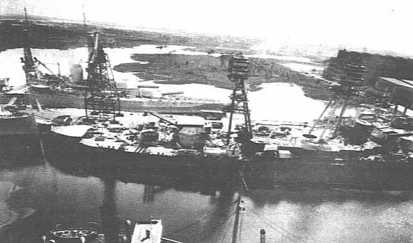 1930年6月，亞利桑那號在諾福克進行現代化改造